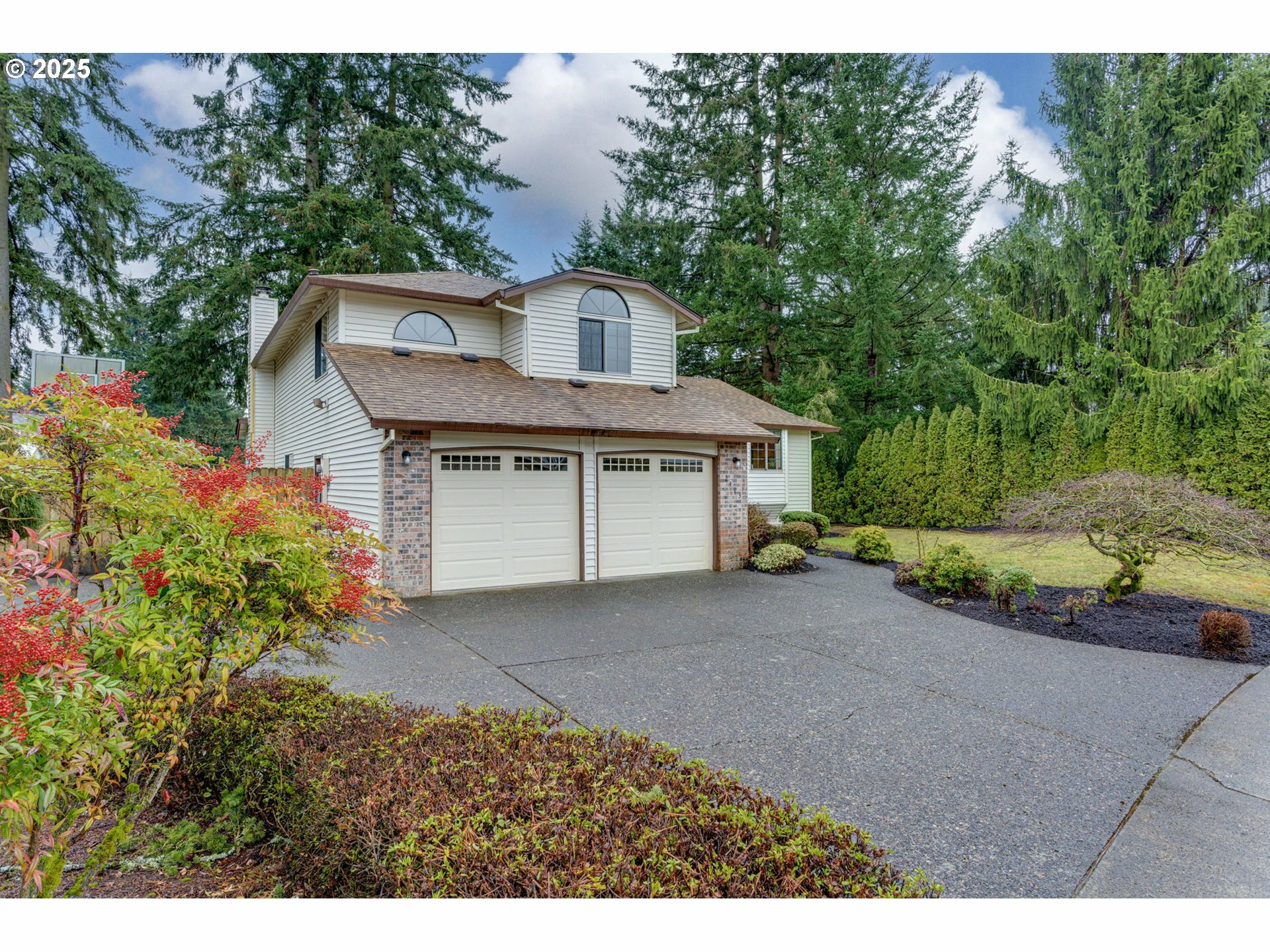 Property Photo:  2413 NE 46th St  WA 98663 