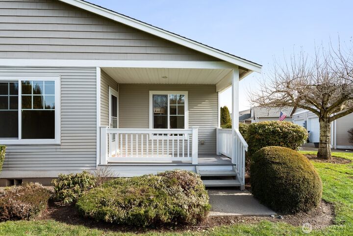 Property Photo:  1205  Decatur Cir  WA 98233 