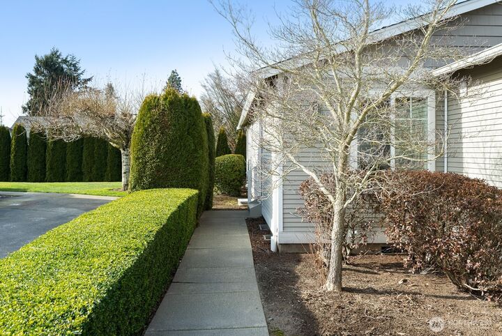 Property Photo: 1205 Decatur Cir WA 98233