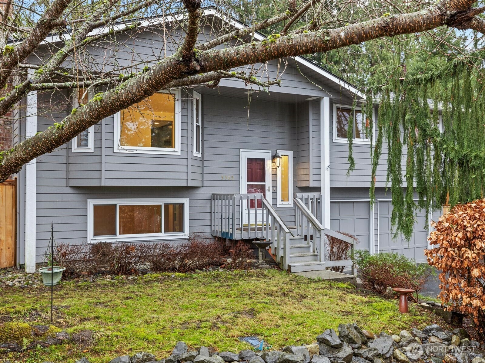 Property Photo:  5505  93rd Drive SE  WA 98290 