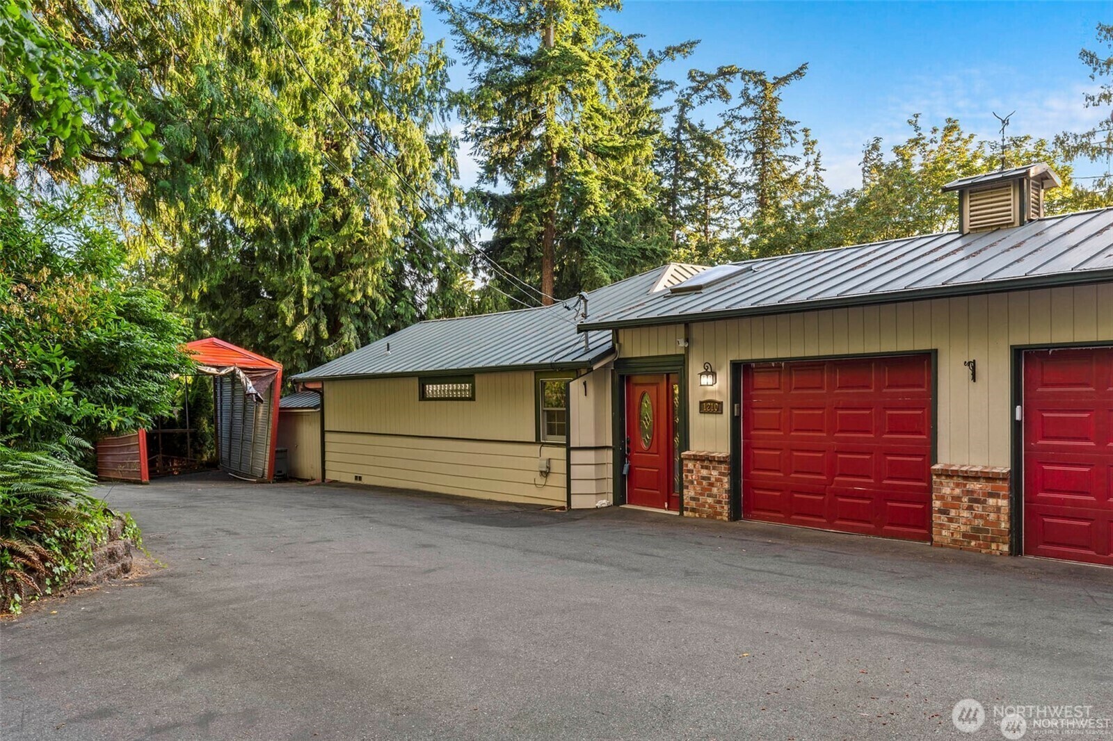 Property Photo:  1210 E Blackburn Road  WA 98274 