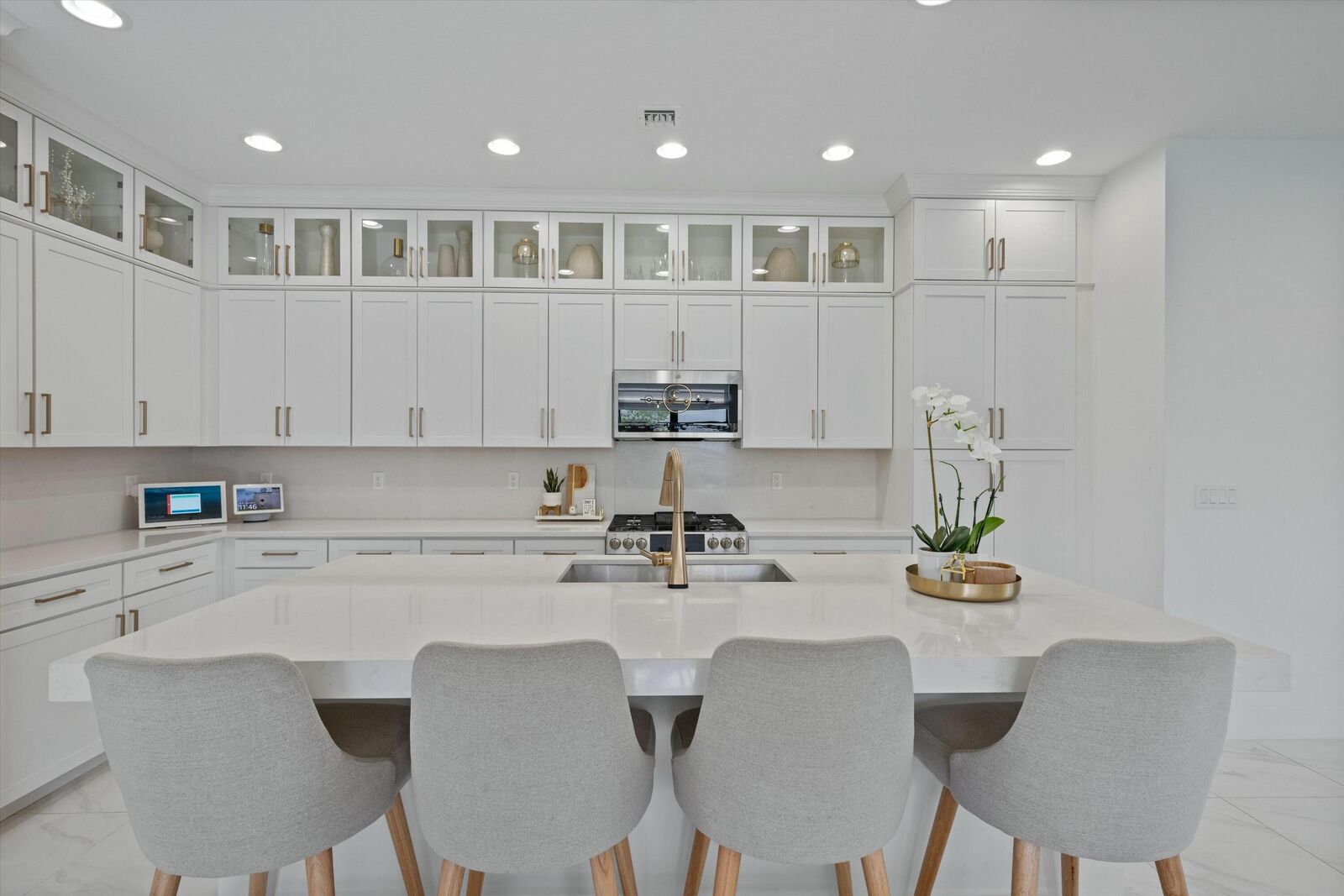 Property Photo: 16518 Cove Road FL 33470