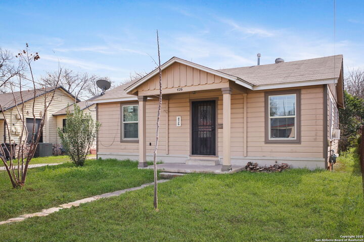 Property Photo: 426 Royston TX 78225