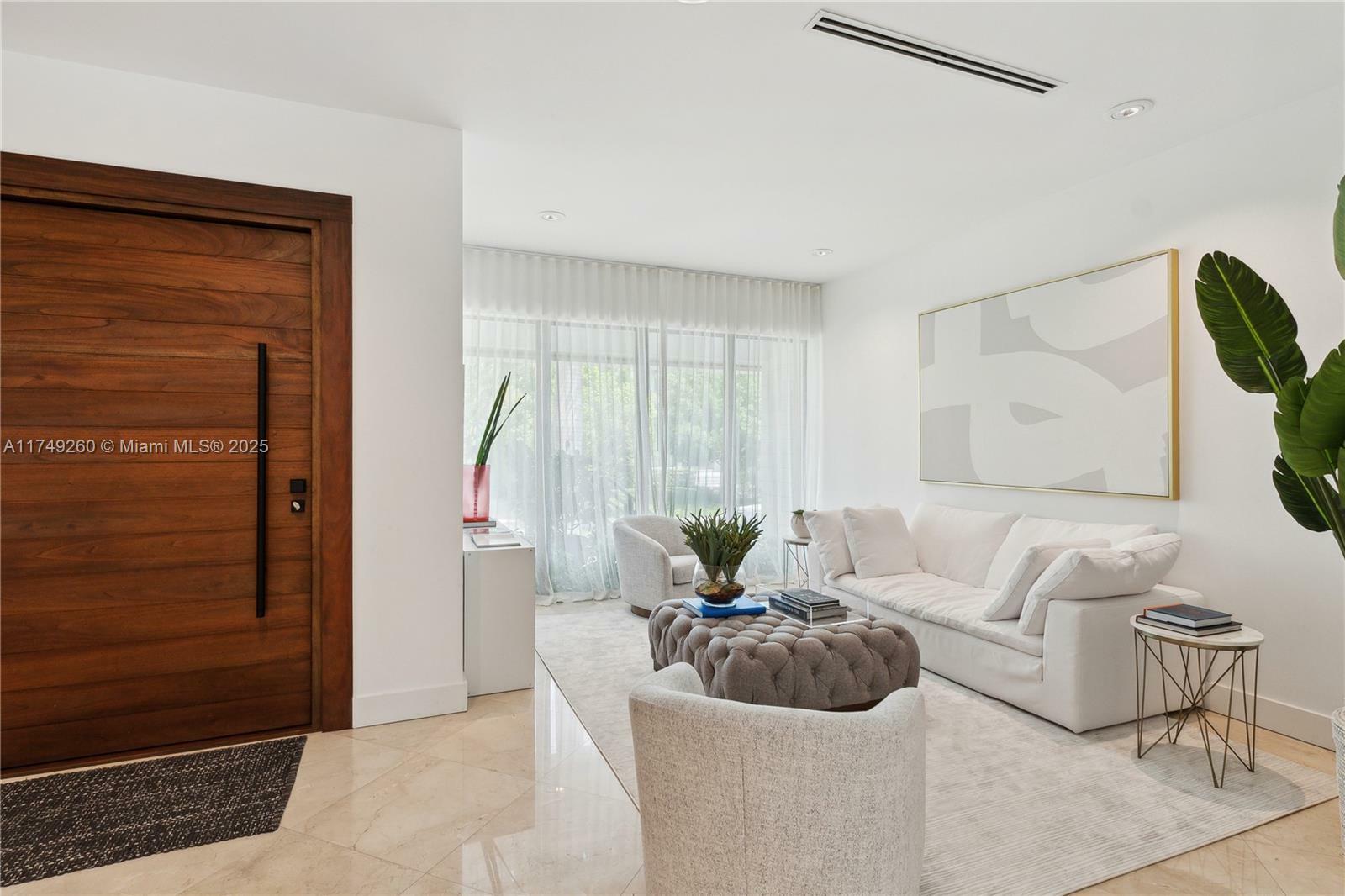 Property Photo: 762 Fernwood Rd FL 33149