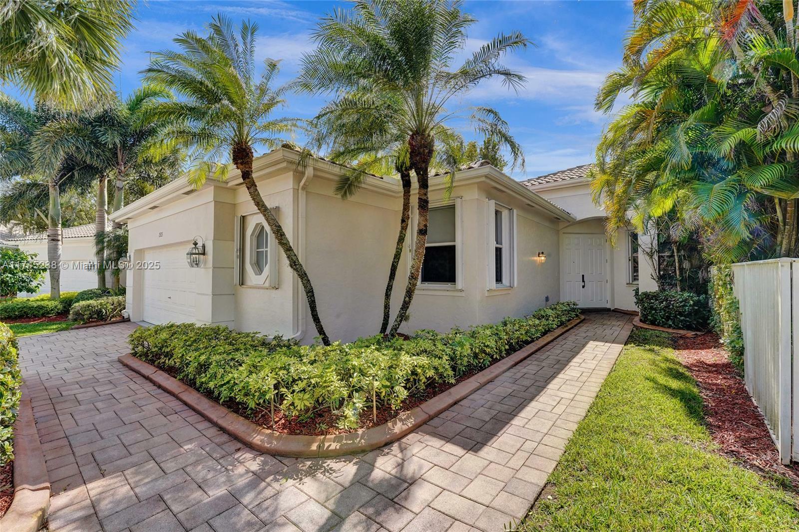 Property Photo:  2525 Bay Pointe Ct  FL 33327 