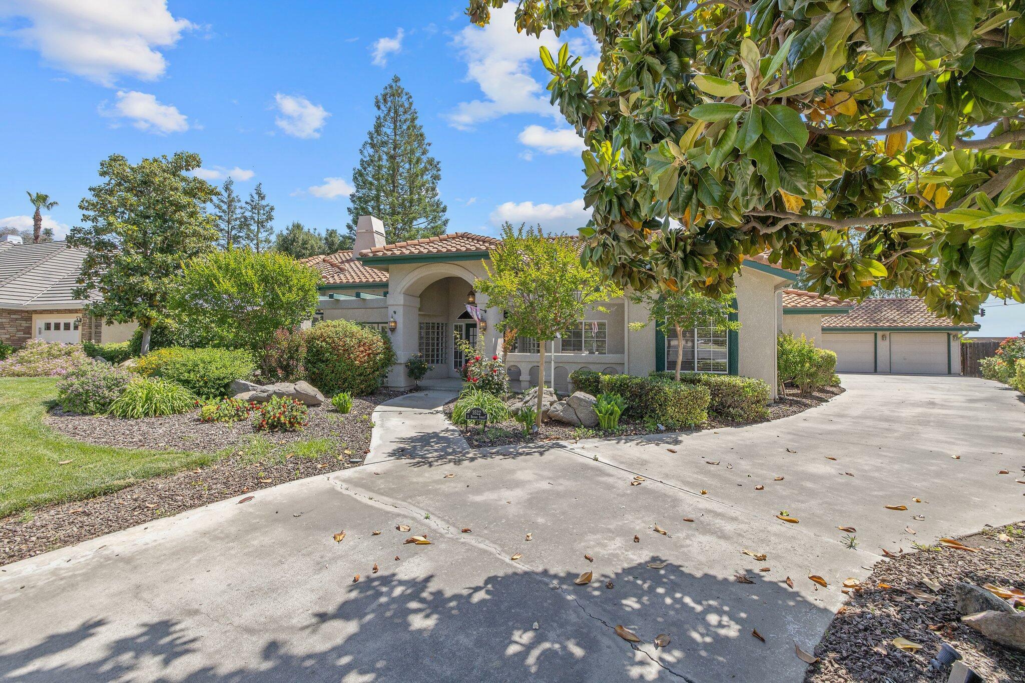 Property Photo: 3522 S Bridge Street CA 93277