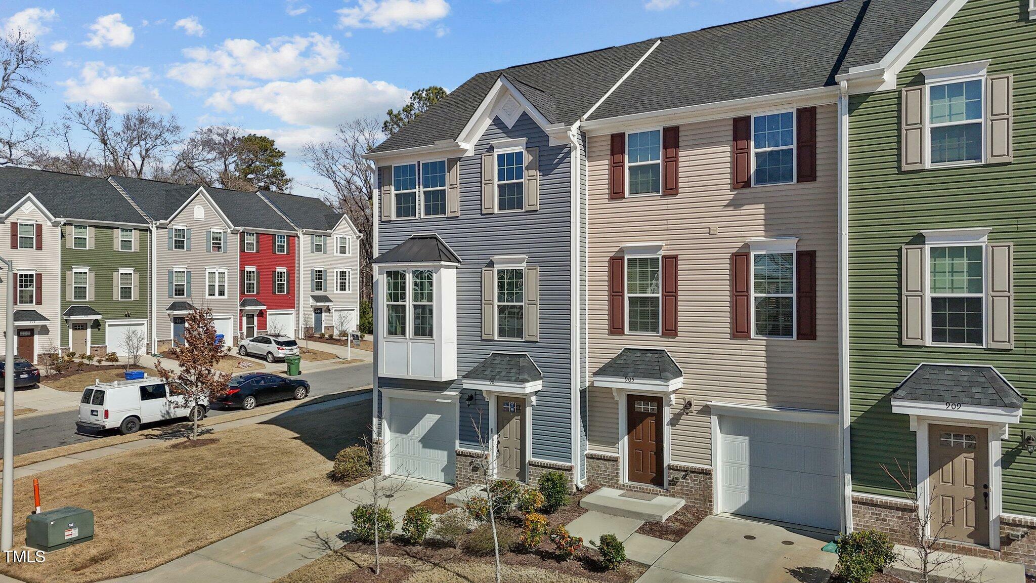 Property Photo: 905 Arnold Place Drive NC 27526