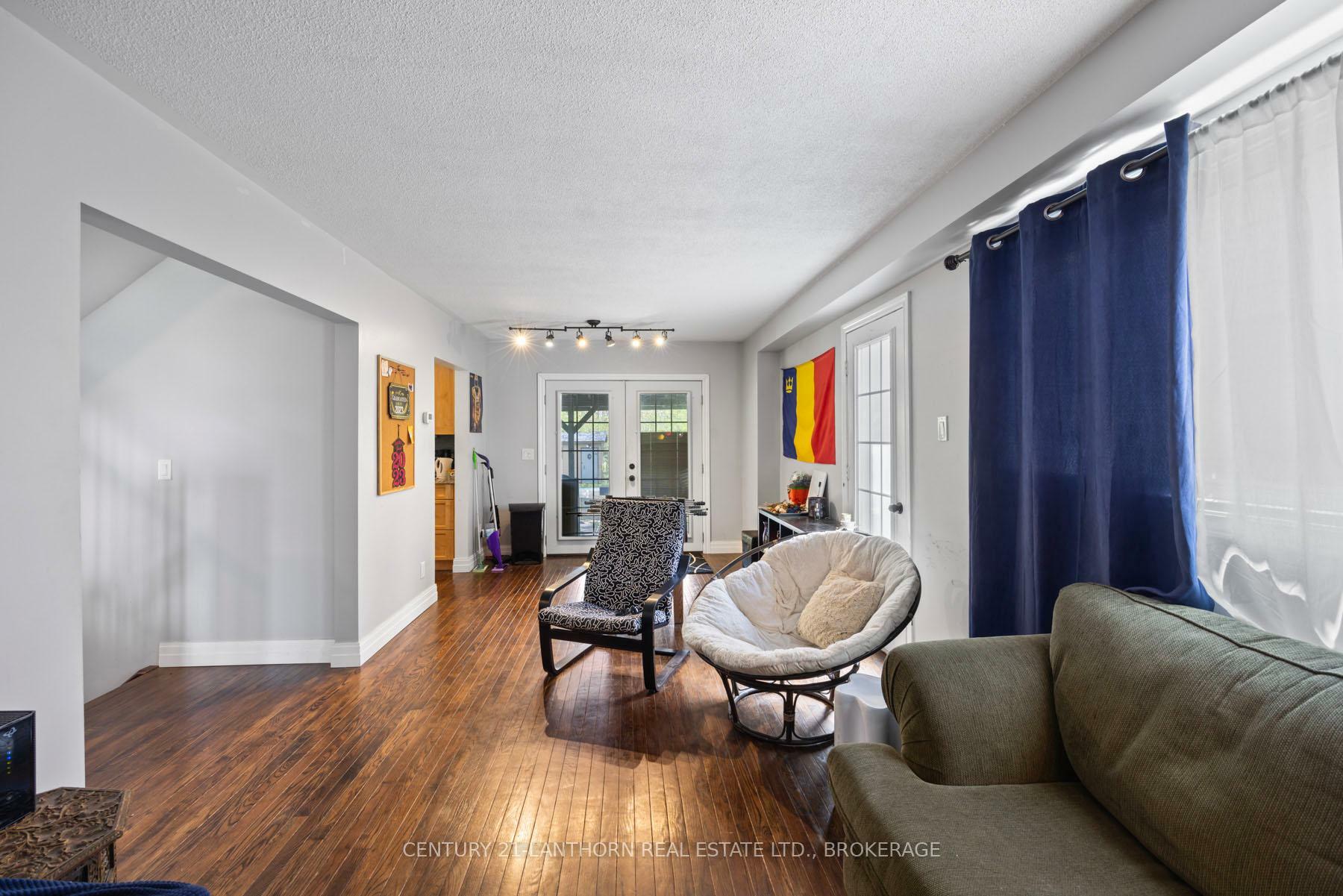 Photo de la propriété:  58 Cliff Crescent  ON K7M 1A8 