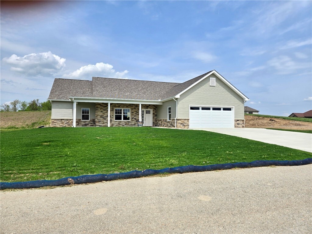 Property Photo:  211 Ruby Dr  PA 15401 