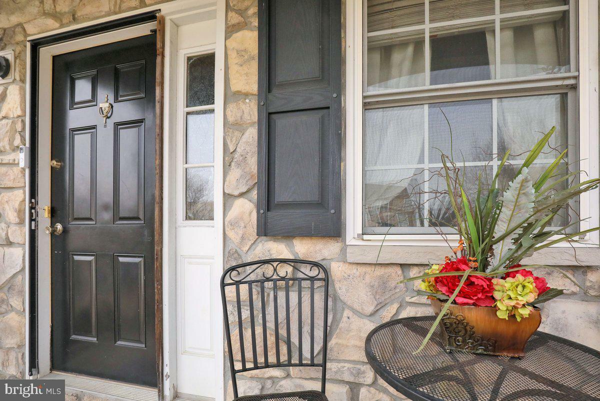 Property Photo:  206 Perthshire Drive  PA 17603 