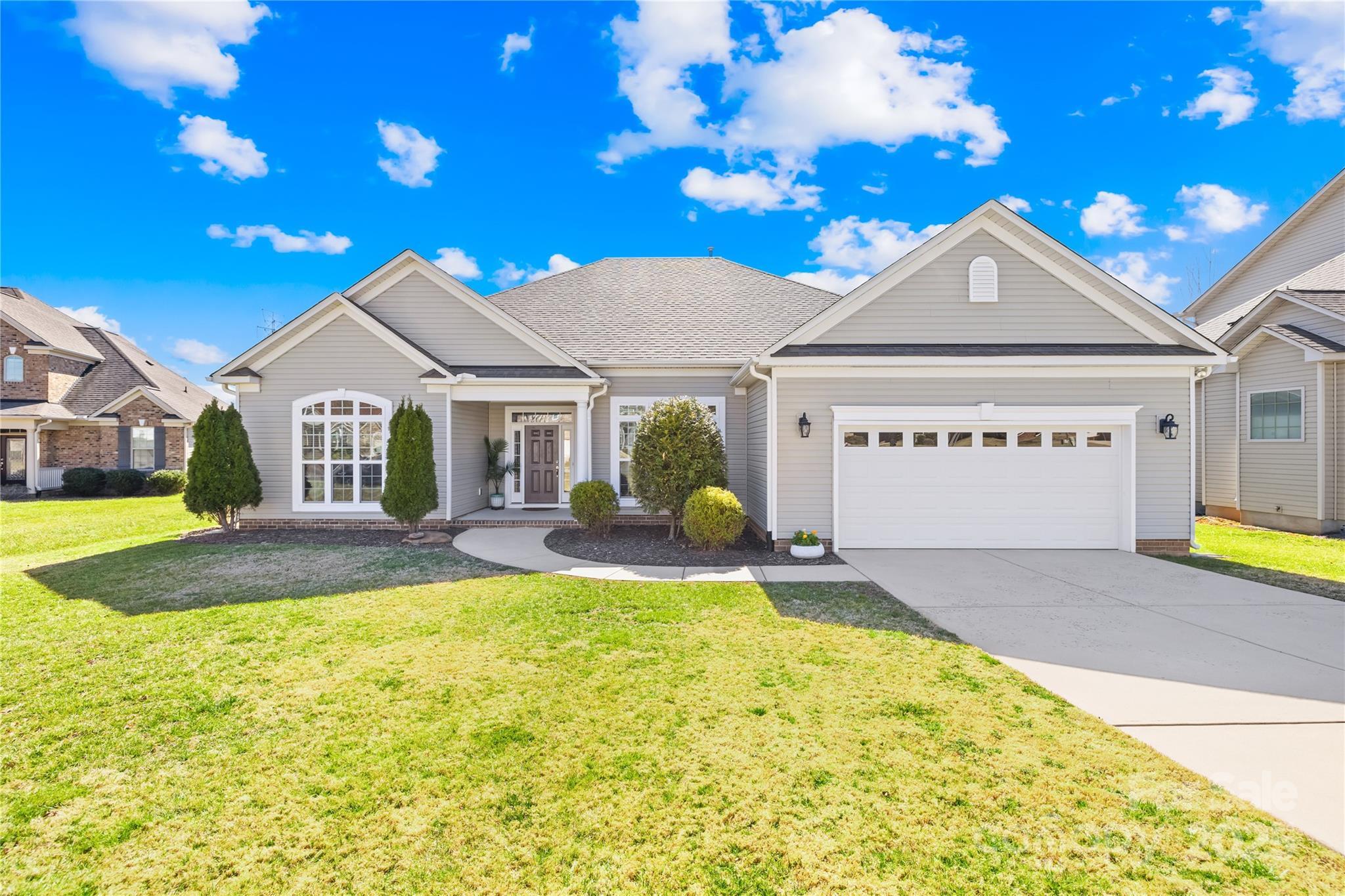 Property Photo: 7362 Vanguard Court NC 28164