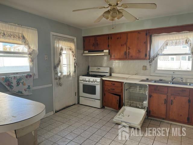 Property Photo:  22 Robin Place  NJ 08859 