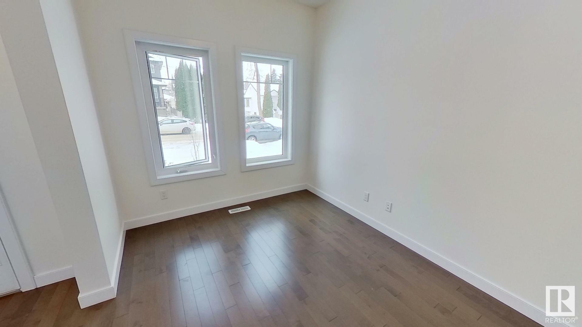 Property Photo:  9534 73 Avenue NW  AB T6E 1A9 