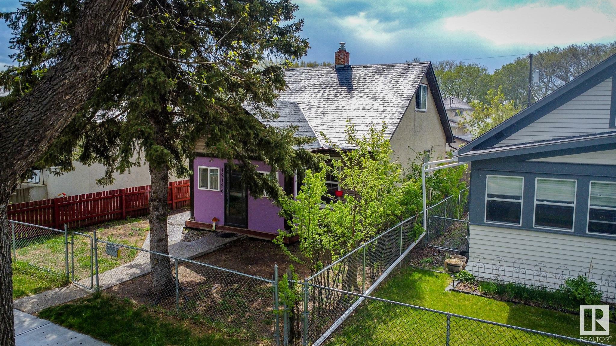 Property Photo:  12126 94 Street NW  AB T5G 1J9 