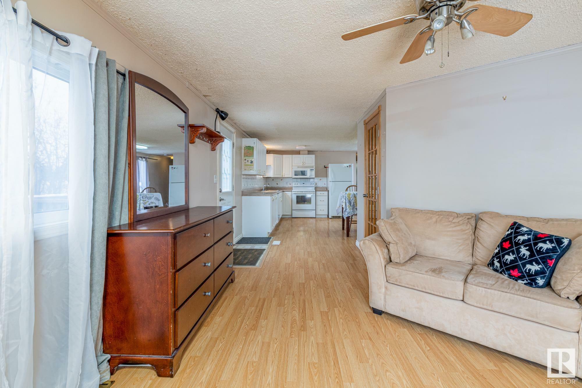 Property Photo:  315 Juniper Bay NW  AB T5Y 4M2 