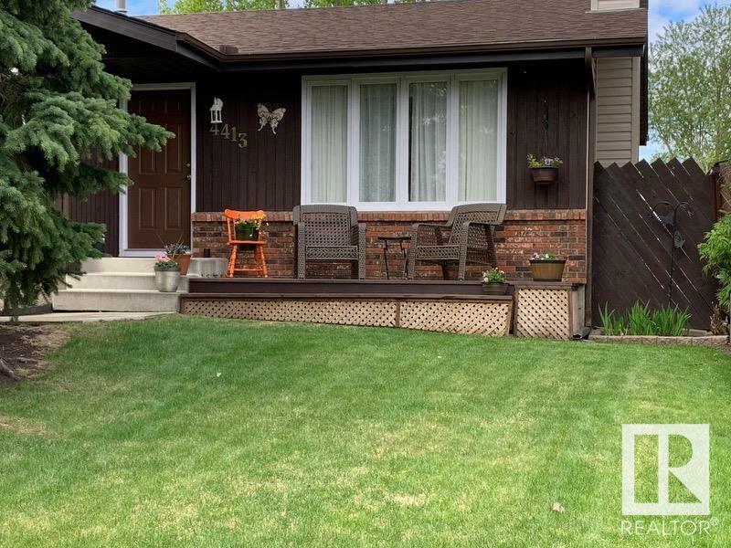 Property Photo:  4413 54 Avenue  AB T4X 1J6 