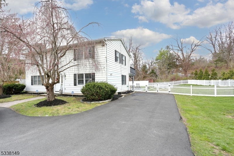 21 Sand Hill Rd  Vernon Twp. NJ 07462 photo