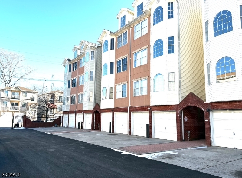 Property Photo:  566 Pennsylvania Ave E1&Amp2  NJ 07201 