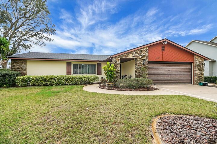 Property Photo: 12338 S Putney Court FL 34788