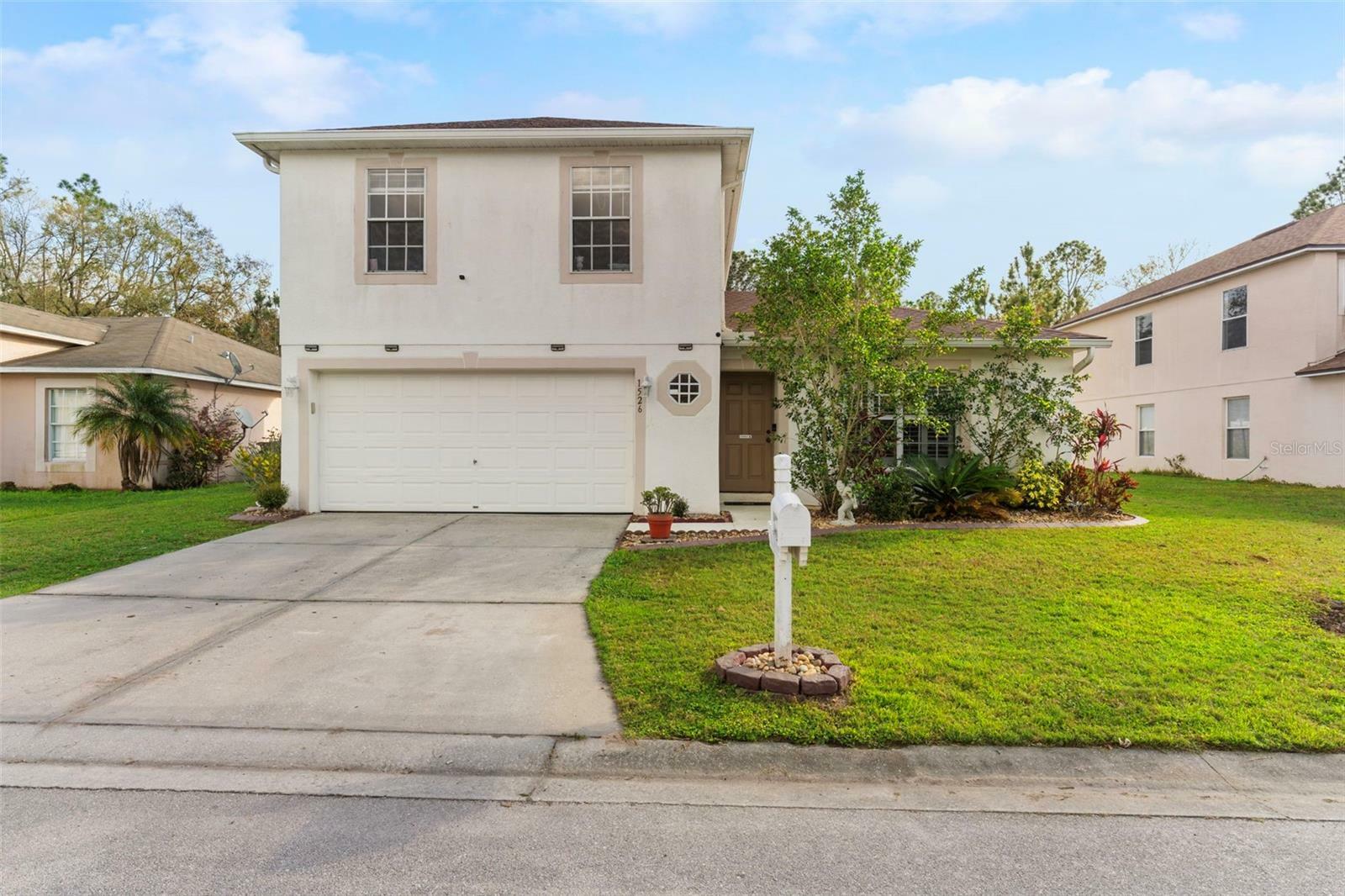 Property Photo:  1526 Country Chase Street  FL 33810 