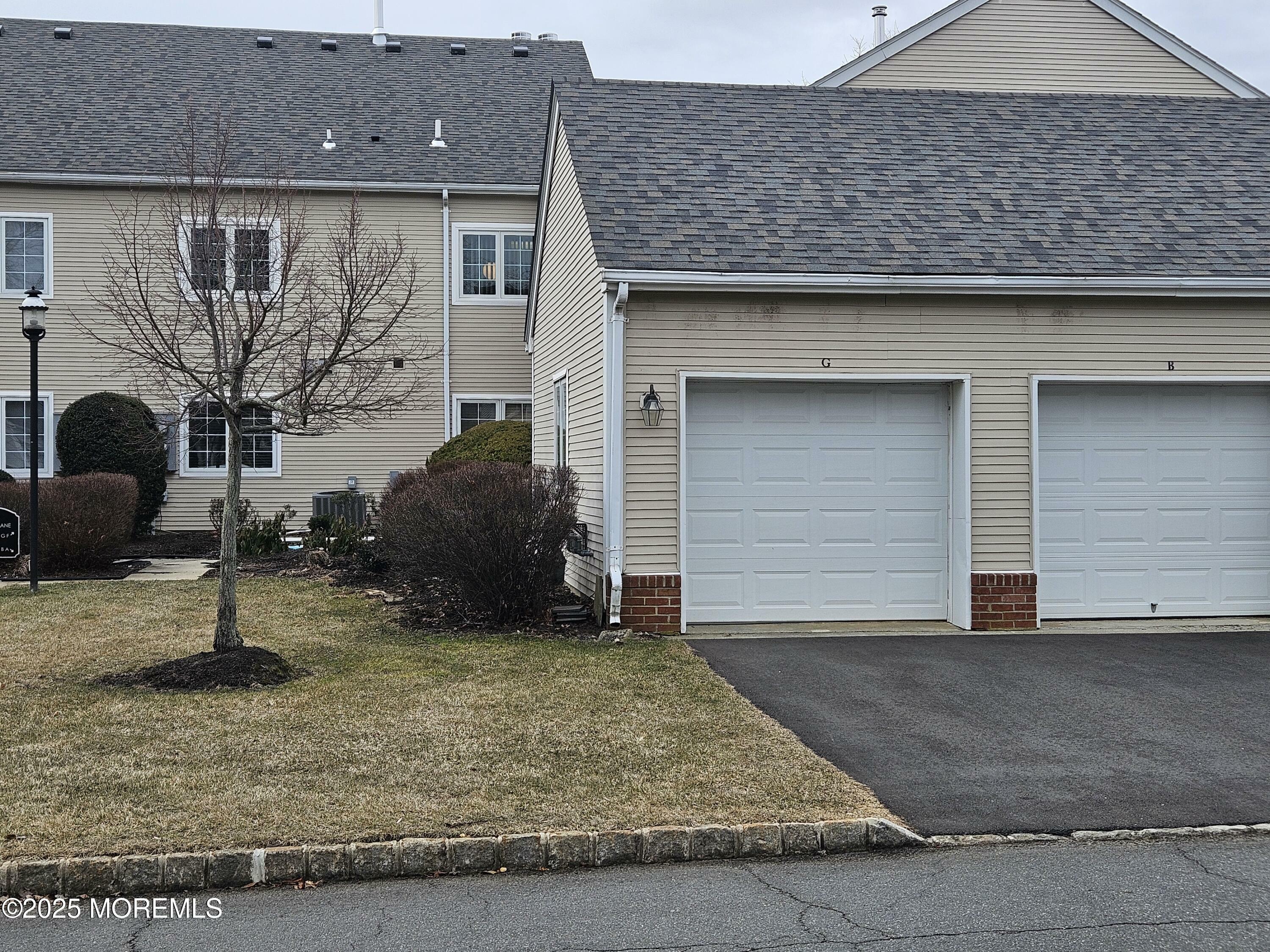 Property Photo:  1 Rutland Lane 1G  NJ 08831 