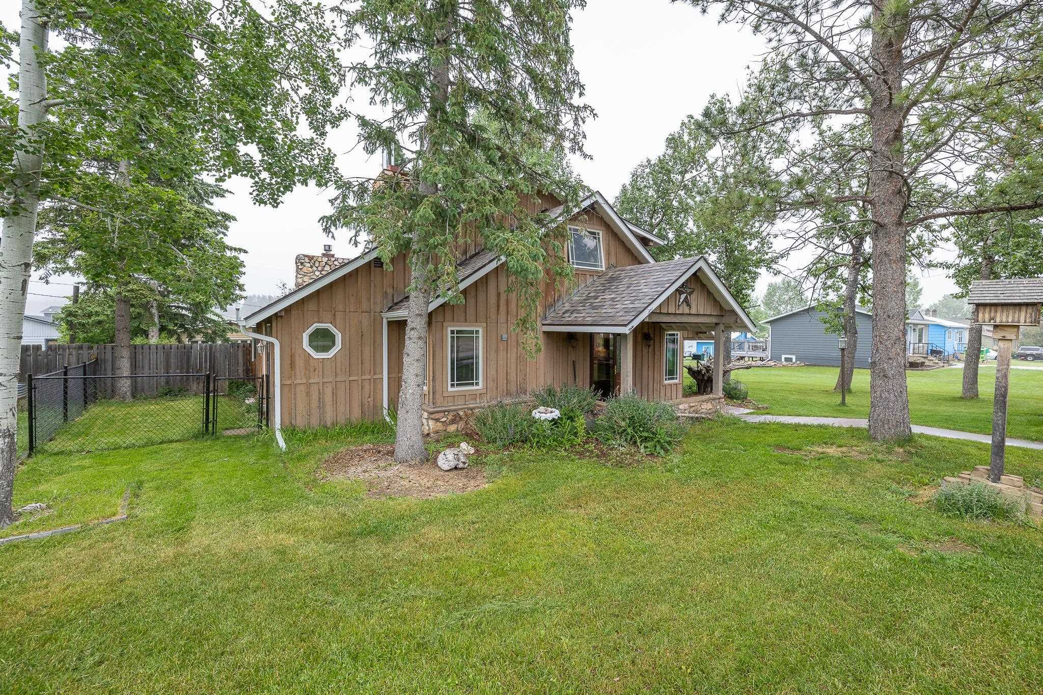 Property Photo:  1165 Pine Street  SD 57730 