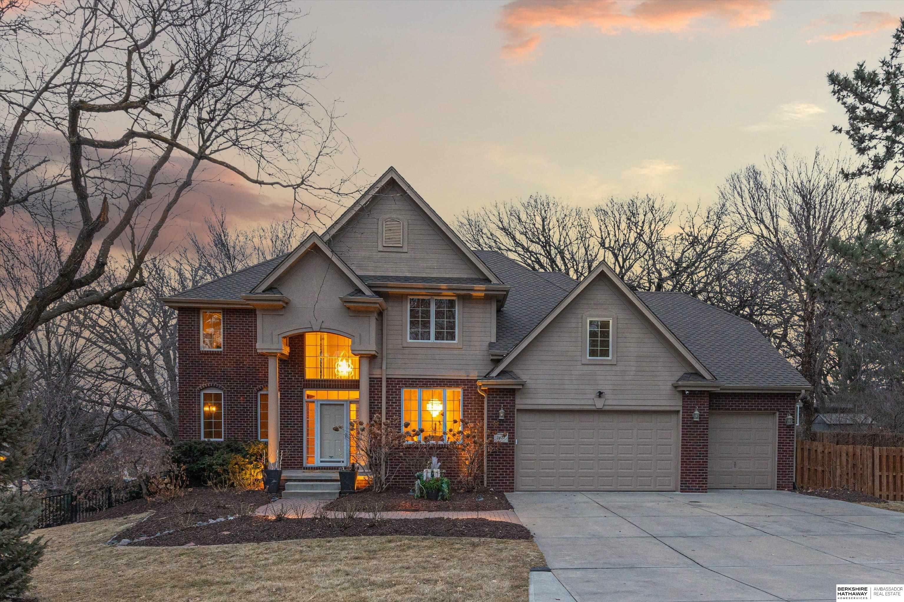 Property Photo: 2427 S 97th Avenue NE 68124