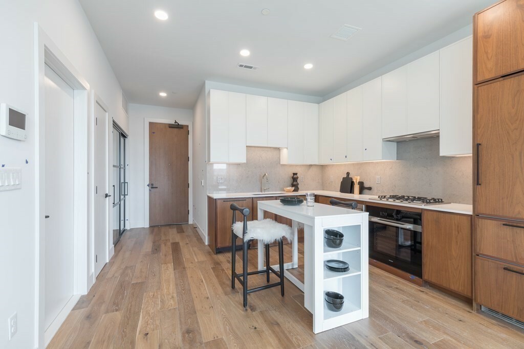 Property Photo:  566 Columbus Ave 312  MA 02118 