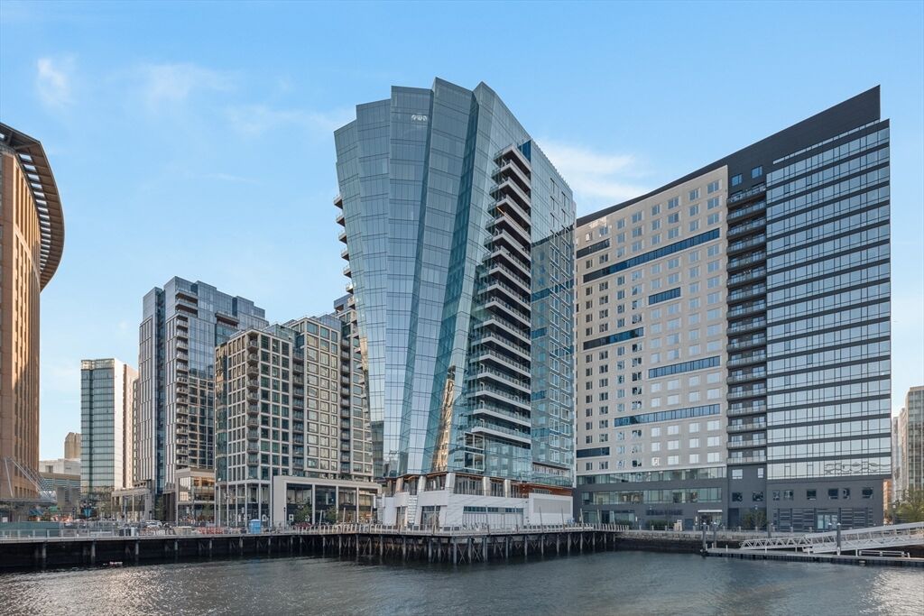Property Photo: 150 Seaport Blvd 20E MA 02210