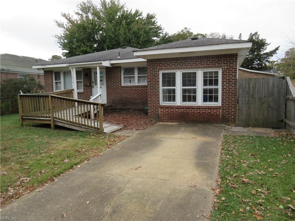 Property Photo: 1219 Pineview Ave VA 23503