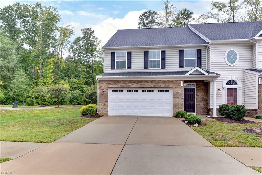 Property Photo: 201 Fletchers Cres VA 23185
