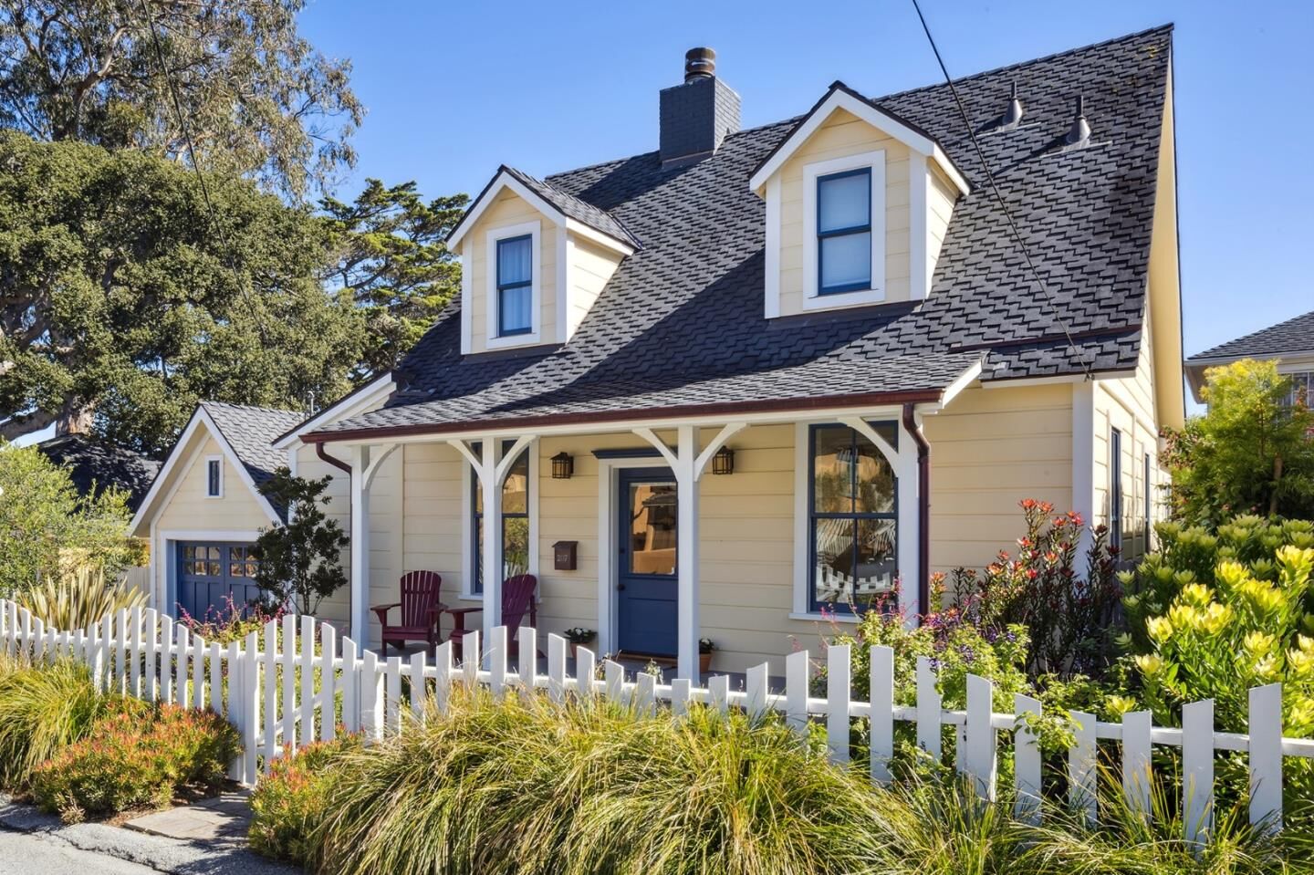 Property Photo:  207 Wood Street  CA 93950 