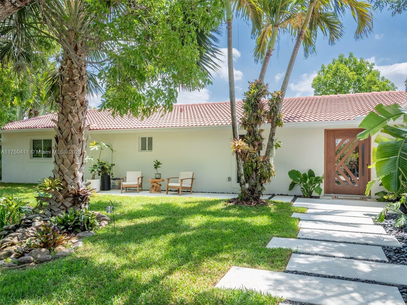 Property Photo: 17220 SW 46th St FL 33331