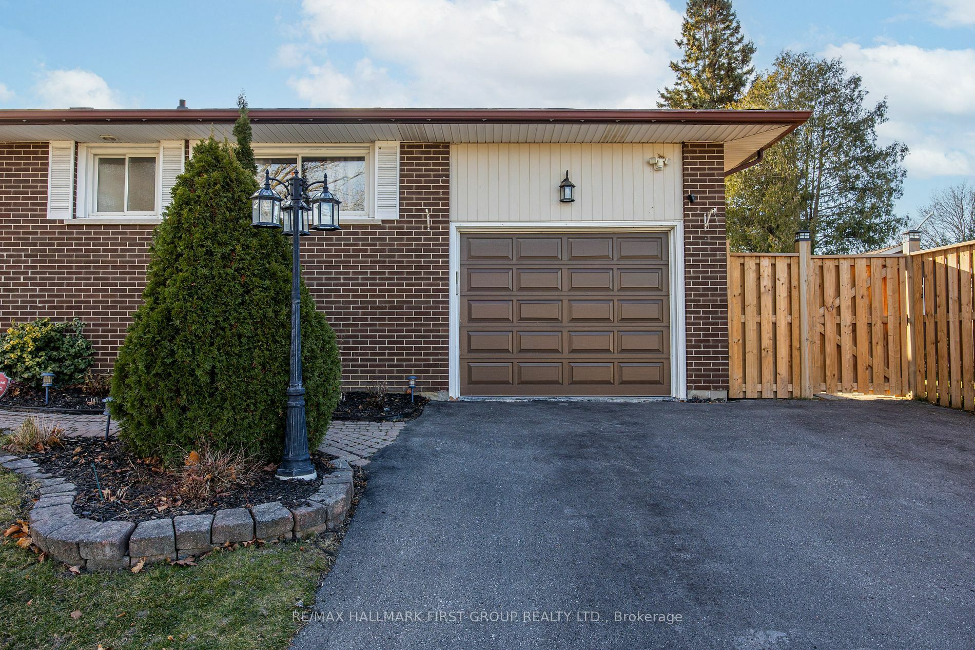 Property Photo:  397 Bernhard Cres  ON L1G 2B7 