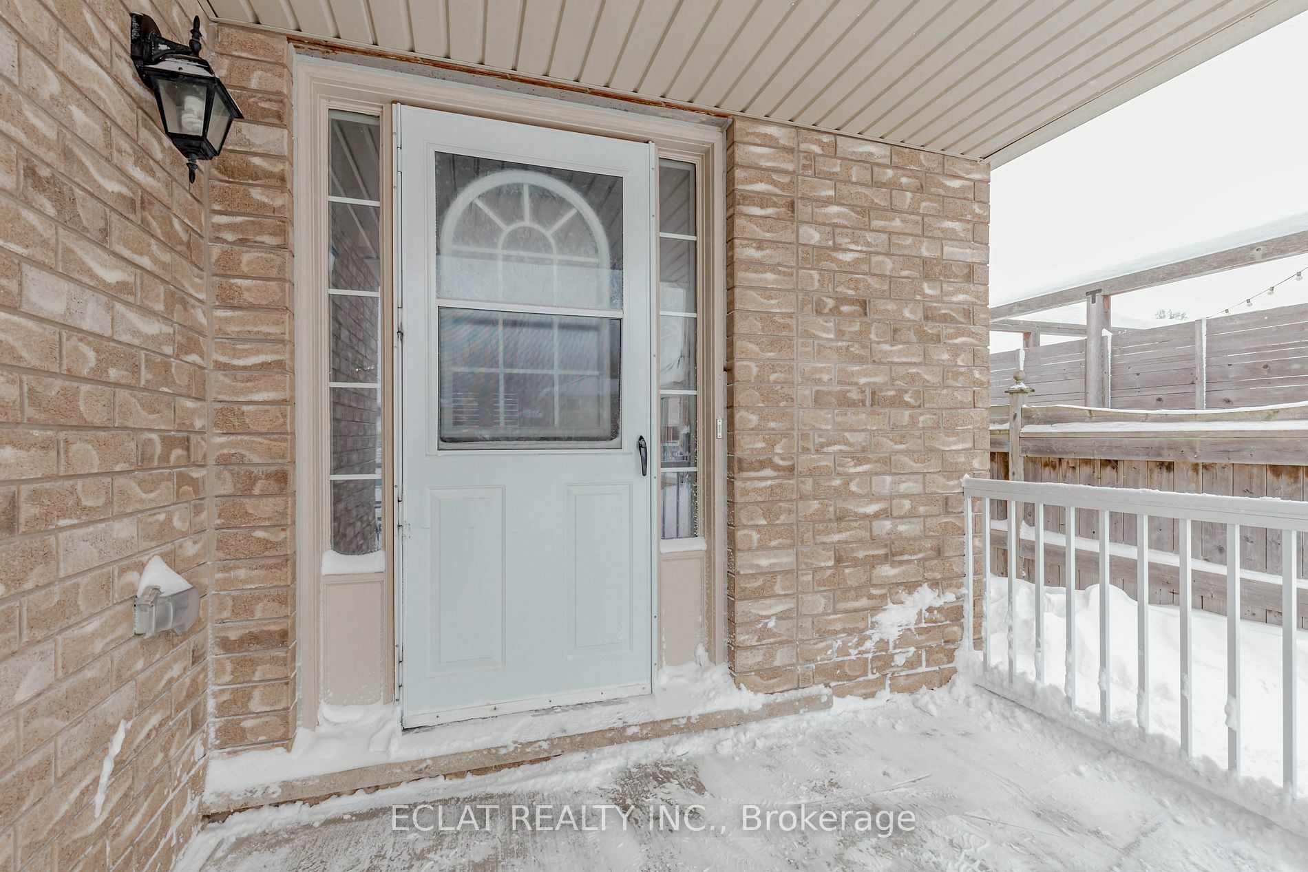 Property Photo:  12 Lancaster Crt  ON L4M 0G1 