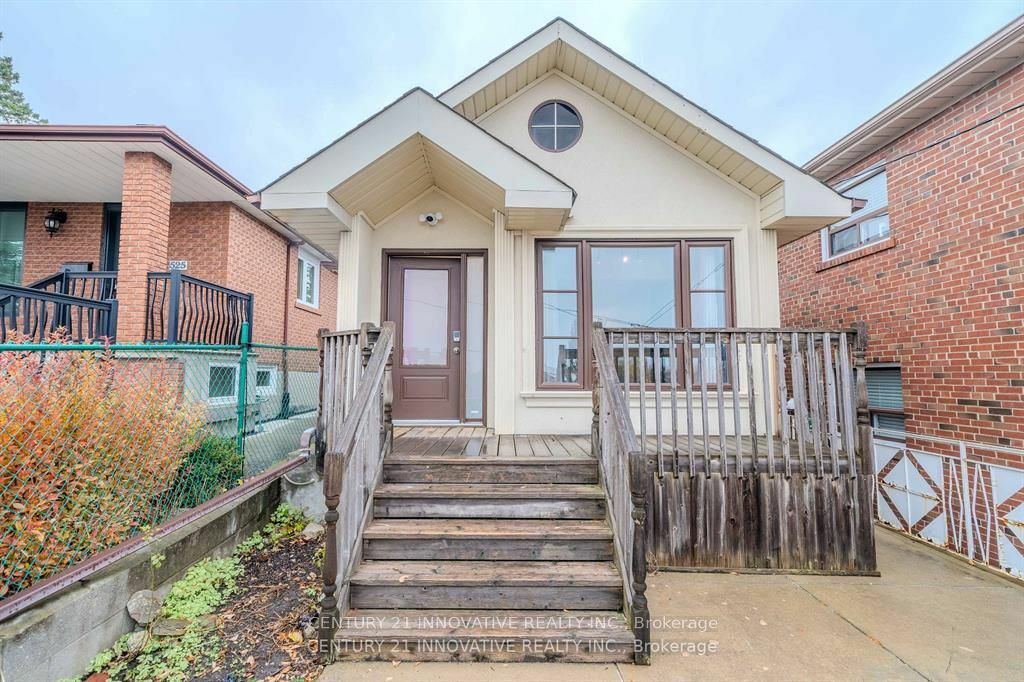 523 Westmount Ave Upper  Toronto ON M6E 3N6 photo