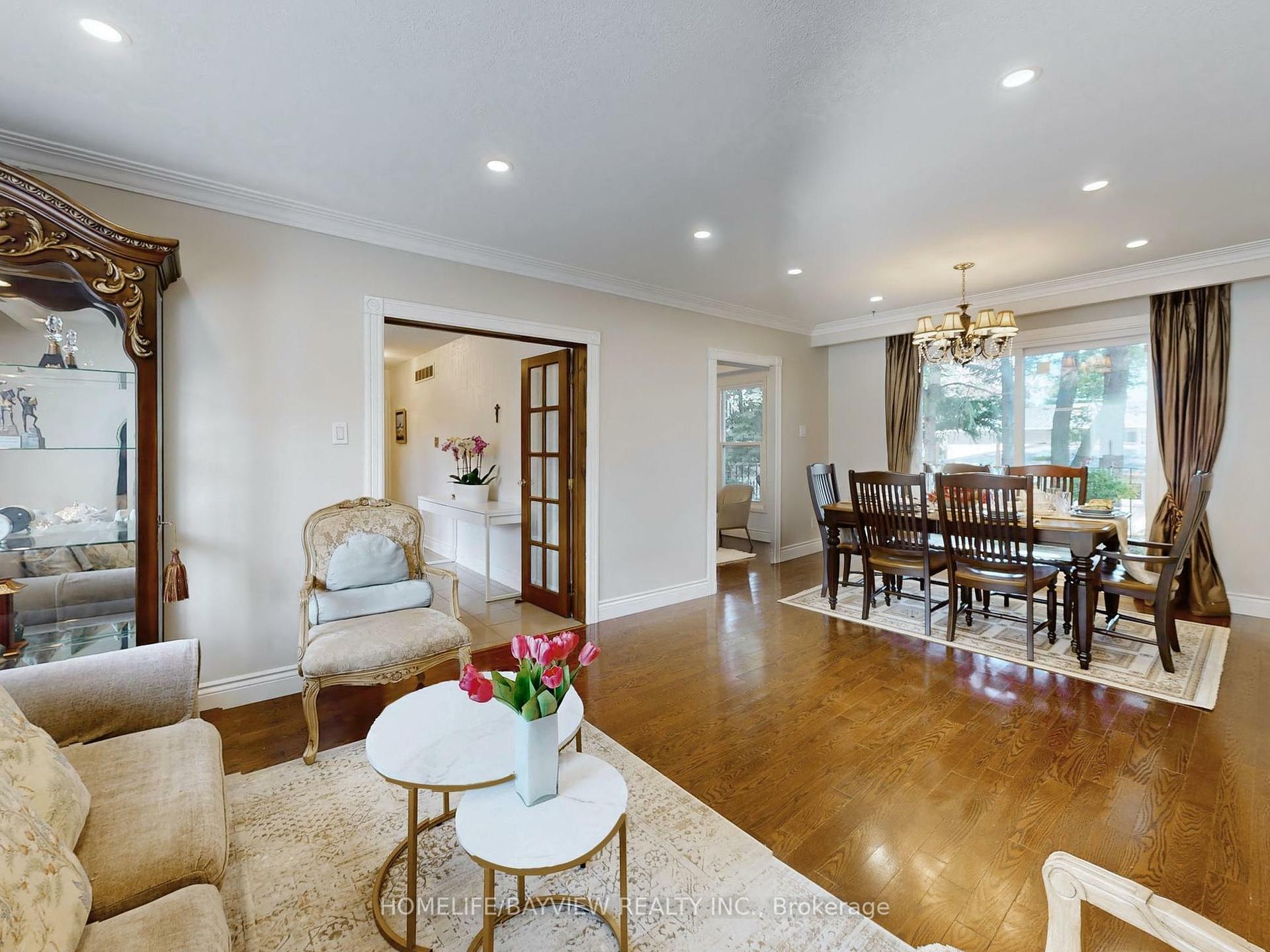 Property Photo: 2 Fleming Dr ON M2K 2Y3