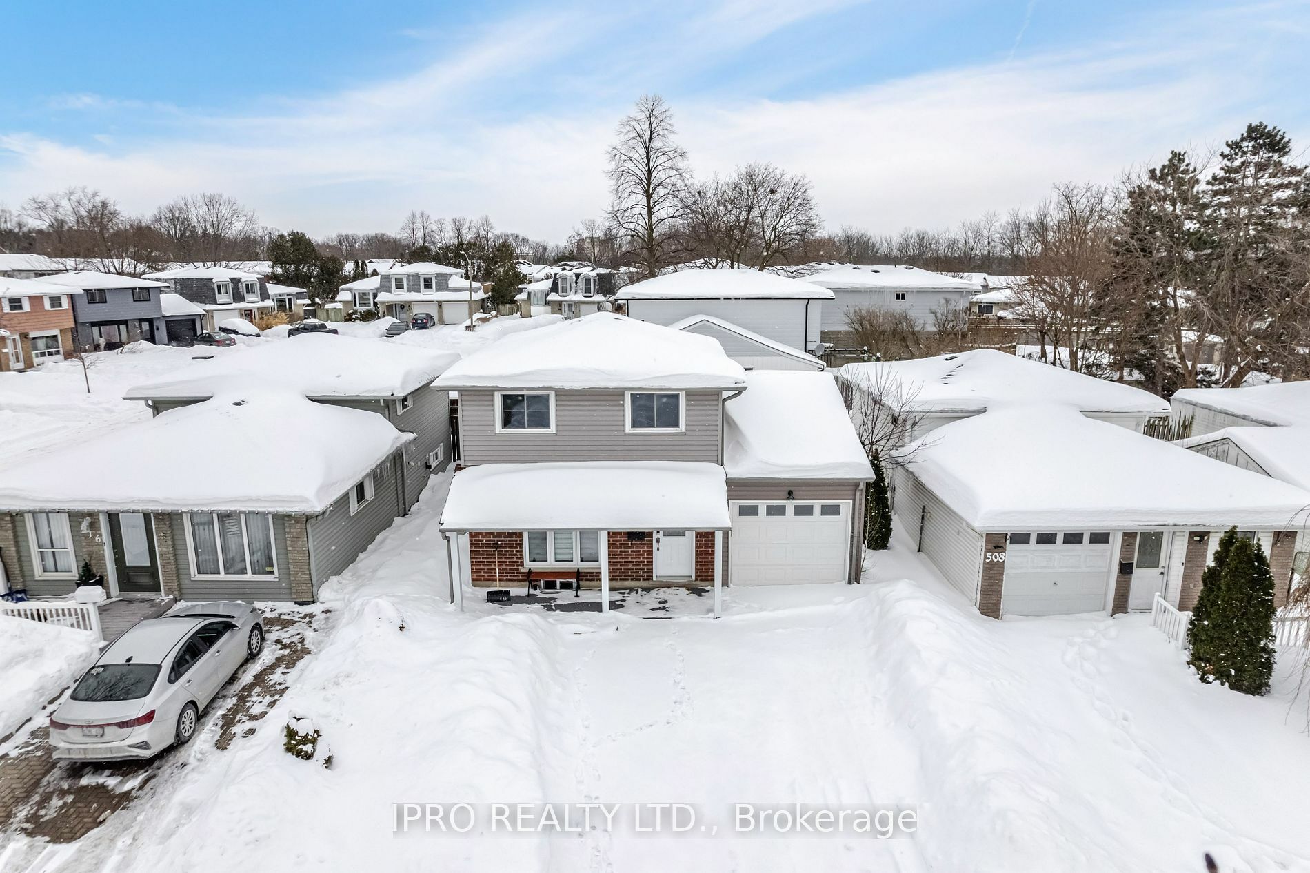 Property Photo:  512 Pinetree Cres  ON N3H 4X5 