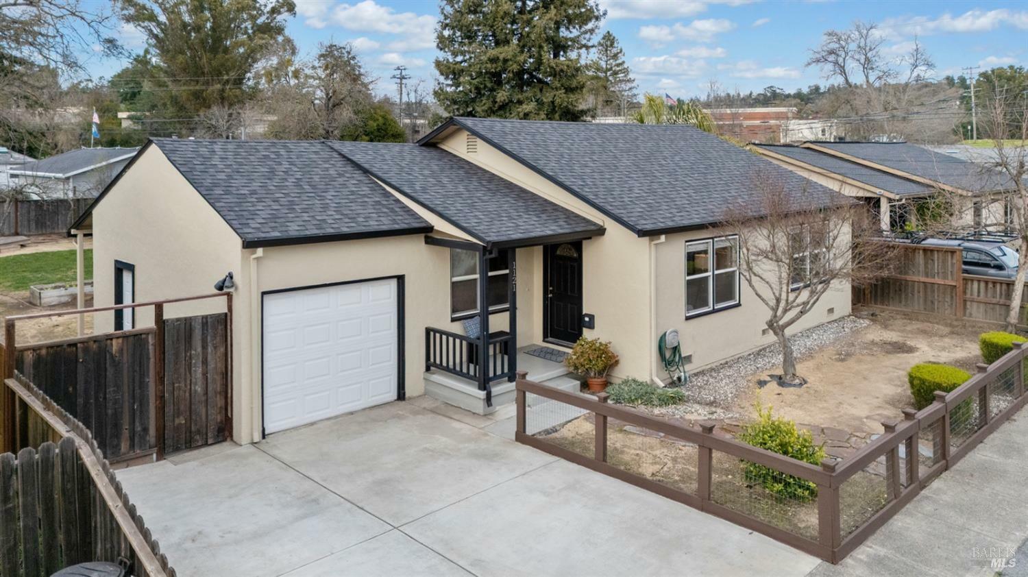 Property Photo:  1121 Poppy Drive  CA 95404 