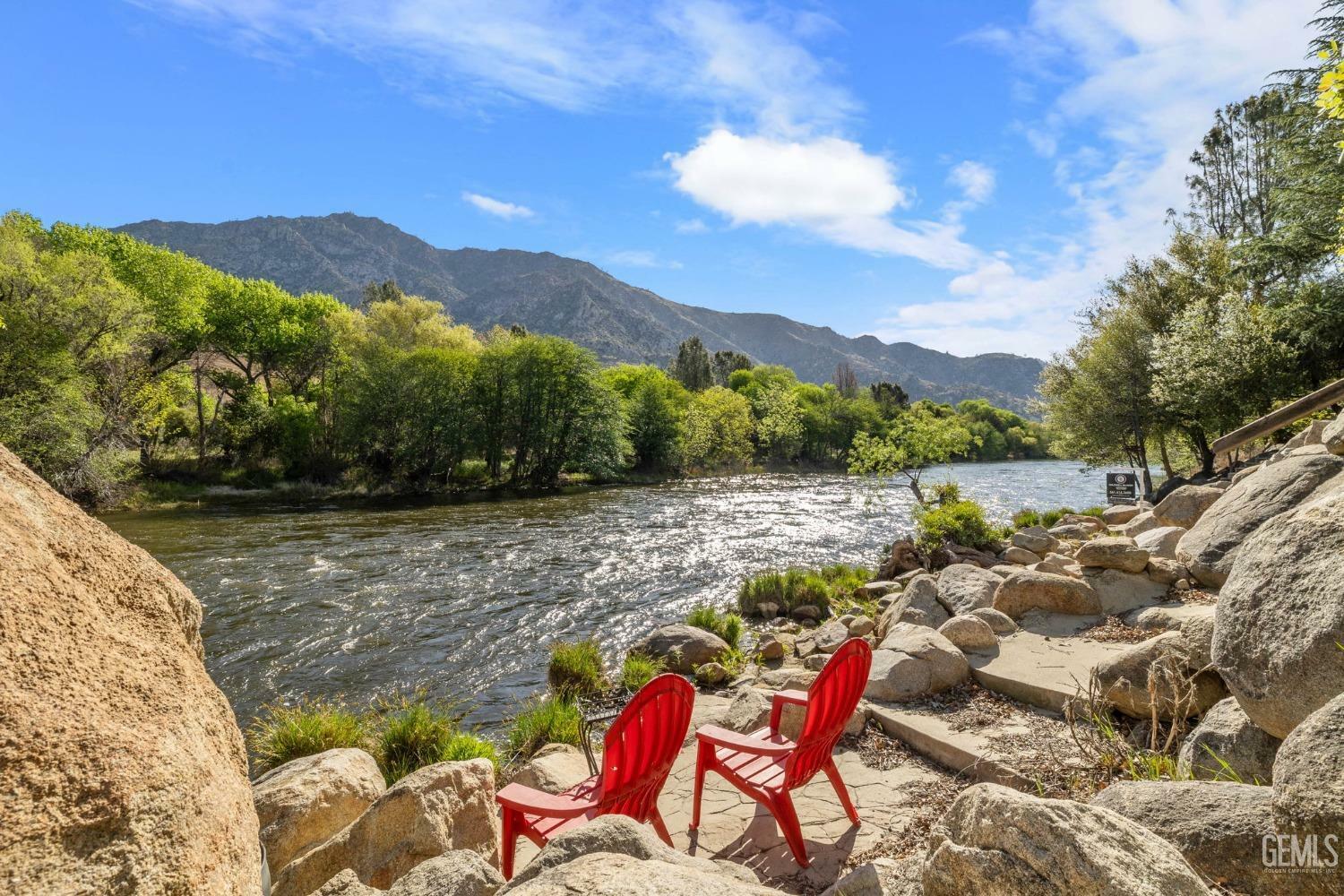 Property Photo: 848 Burlando Road CA 93238