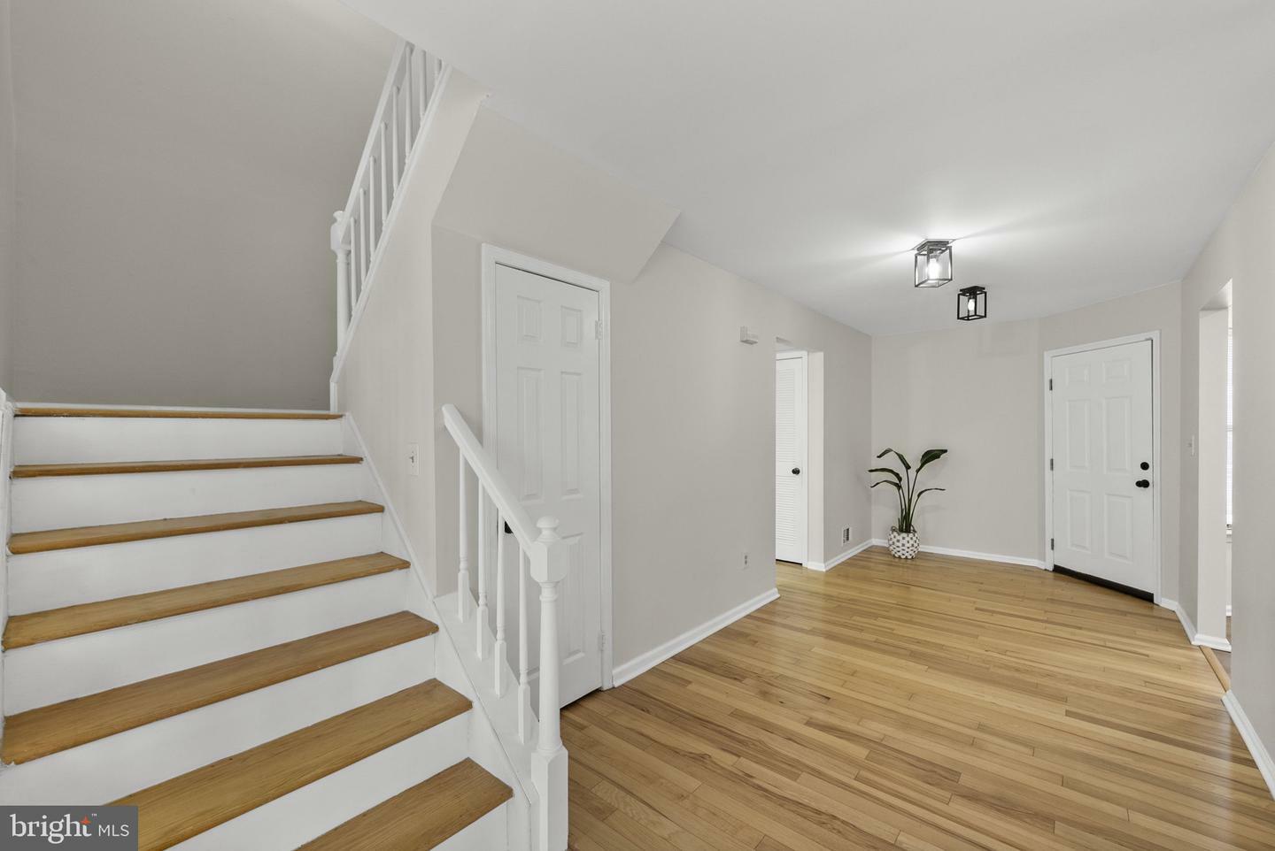 Property Photo: 15 Heath Court NJ 08540
