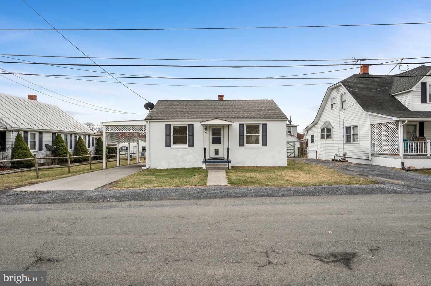 Property Photo: 545 Armour Dale VA 22601