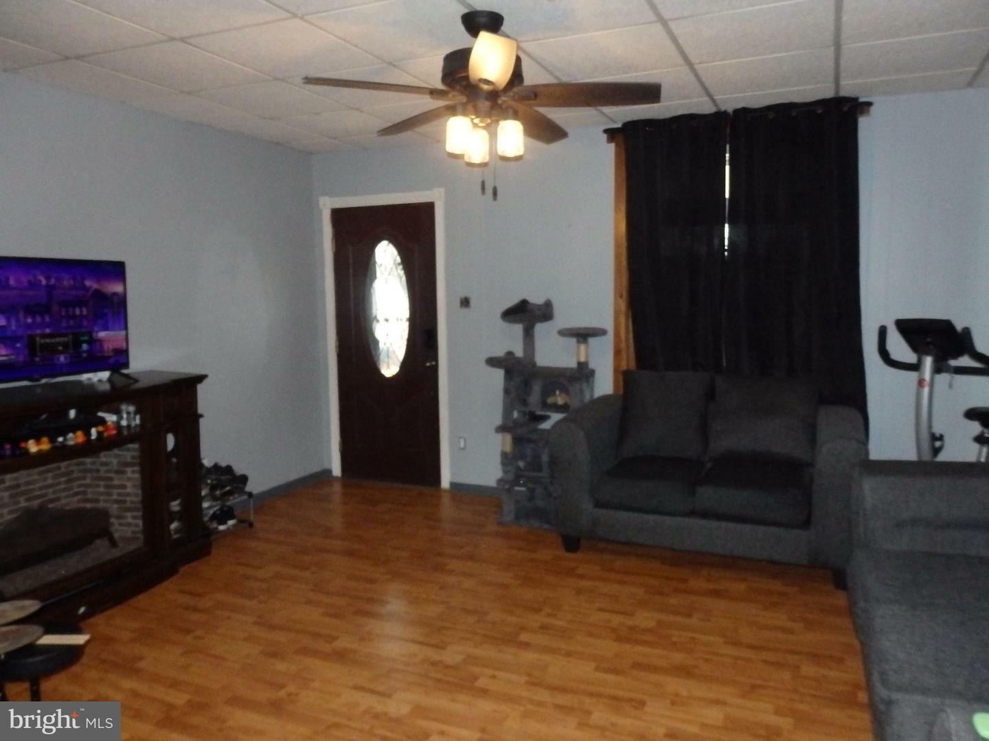 Property Photo:  517 W 5th Street  PA 18073 