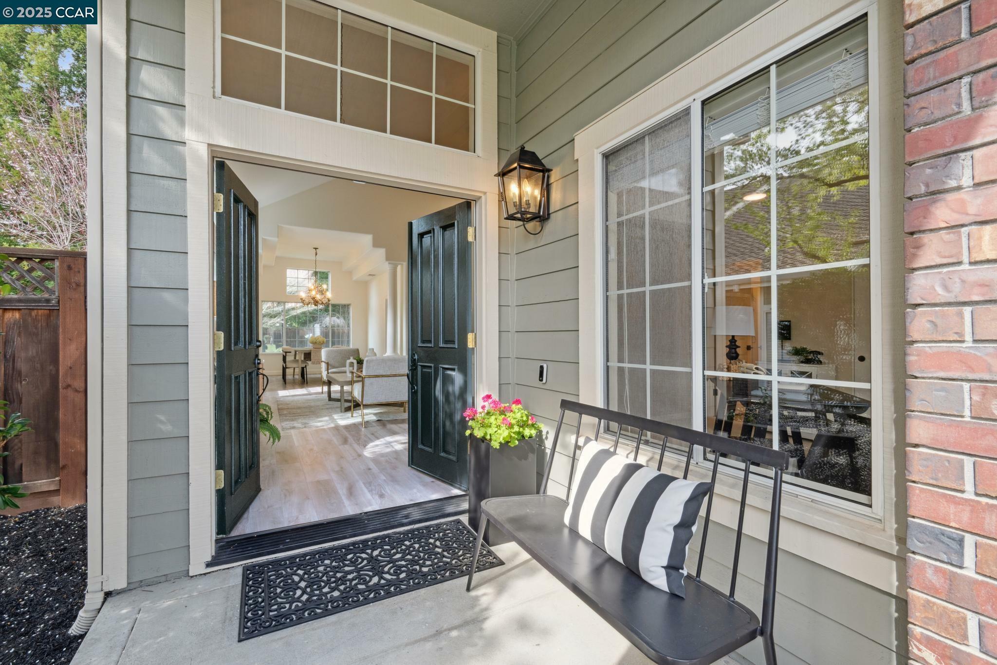 Property Photo: 150 Briar Pl CA 94526