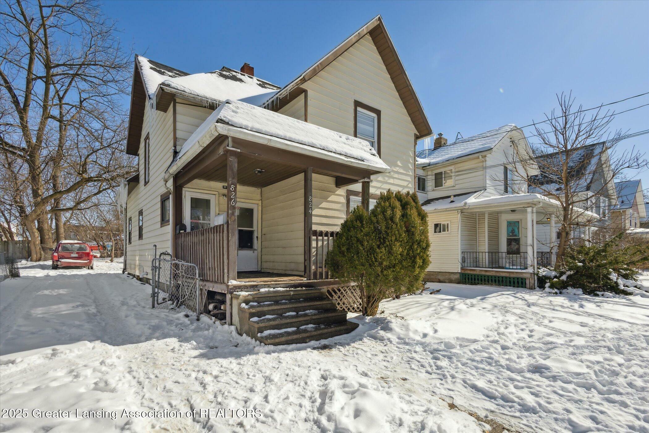 Property Photo:  824 Seymour Avenue  MI 48906 