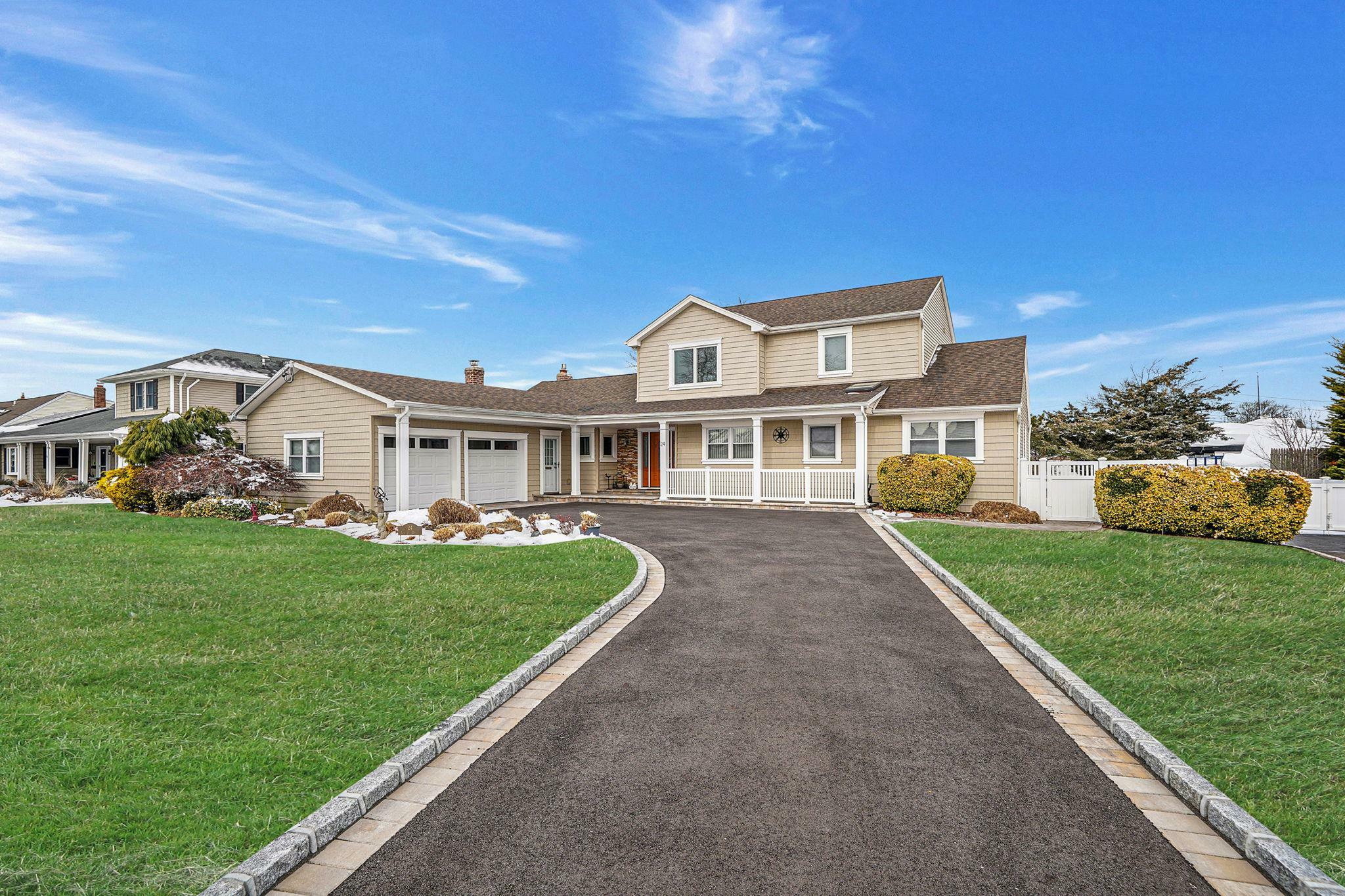 Property Photo: 24 Lucinda Drive NY 11702