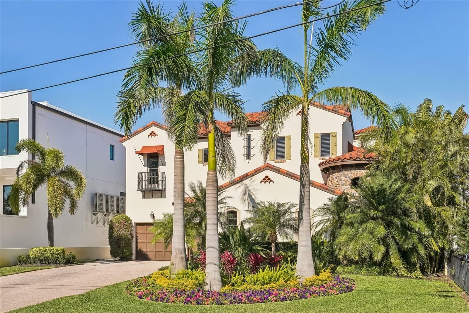 Property Photo: 801 Brightwaters Boulevard NE FL 33704