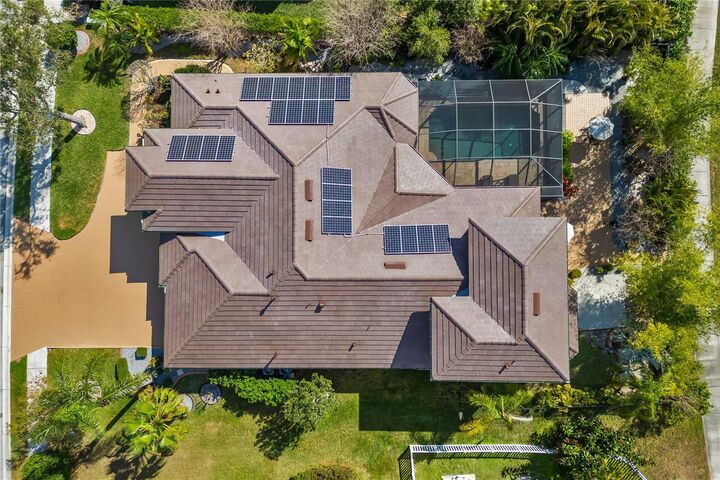 Property Photo:  12810 Daisy Place  FL 34212 