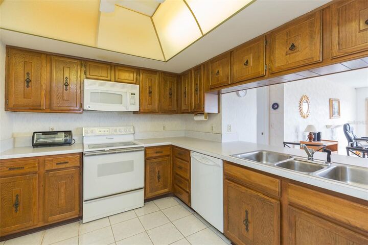 Property Photo: 438 Mariner Drive FL 34689