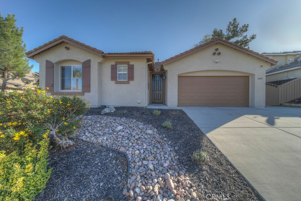 Property Photo:  31935 Gloxinia Way  CA 92532 